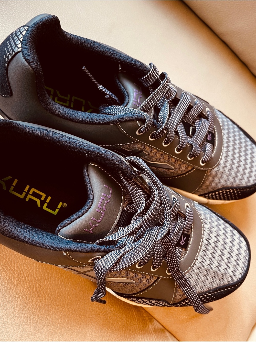 NWOT KURU Women’s Sneakers Size 10